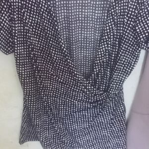 A Jaclyn Smith dress Blouse size large